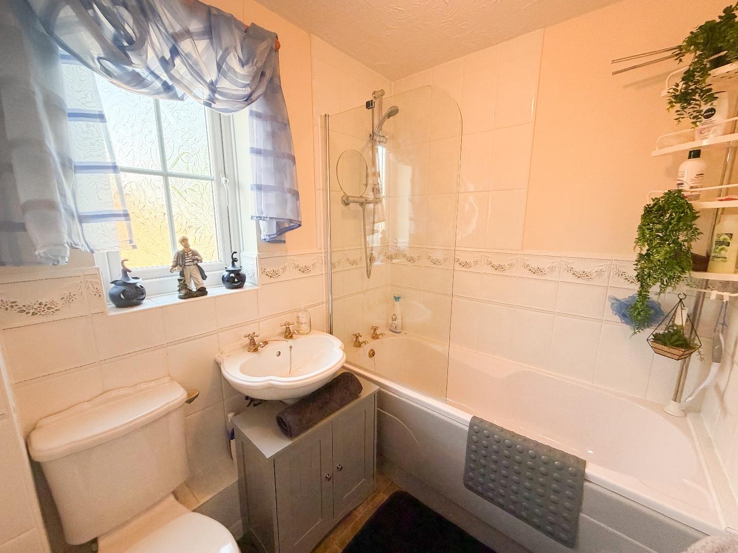 Clos Castell Newydd, Bridgend County Borough, CF31 5DR